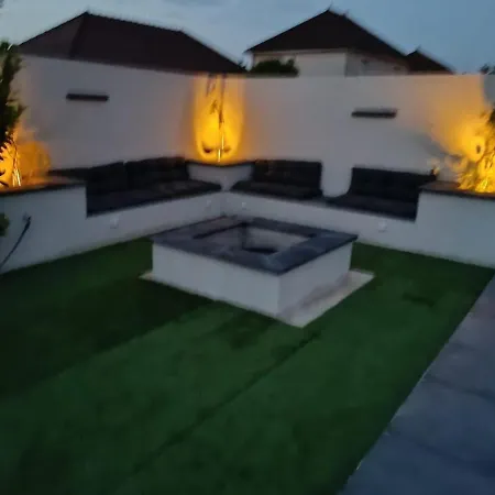 Villa Villa Climatisee A Troyes Piscine Chauffee Sans Vis A Vis Et Jacuzzi Massant Saint-André-les-Vergers
