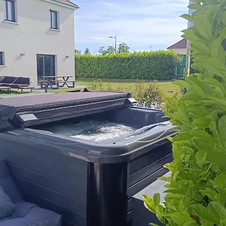 Villa Troyes Piscine Chauffee Sans Vis A Vis Et Jacuzzi Massant Saint-André-les-Vergers