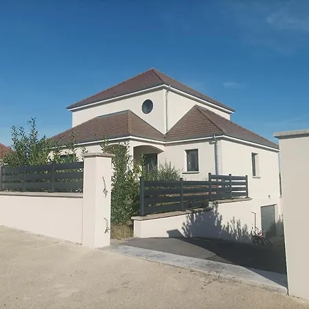 Troyes Piscine Chauffee Sans Vis A Vis Et Jacuzzi Massant Saint-André-les-Vergers