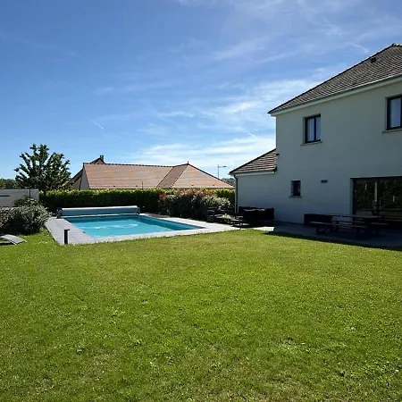 Troyes Piscine Chauffee Sans Vis A Vis Et Jacuzzi Massant * Saint-André-les-Vergers