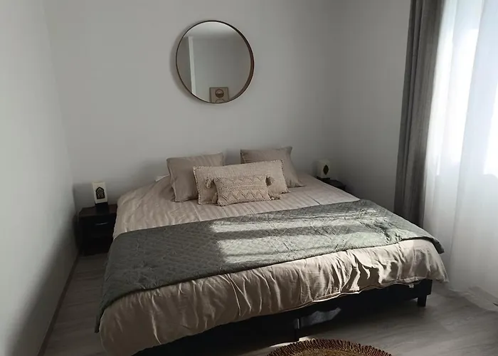 Troyes Piscine Chauffee Sans Vis A Vis Et Jacuzzi Massant Villa Saint-André-les-Vergers