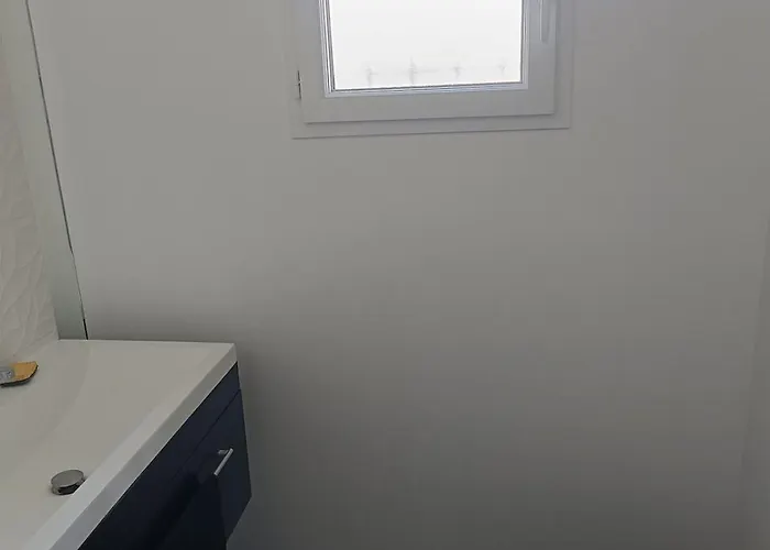 Troyes Piscine Chauffee Sans Vis A Vis Et Jacuzzi Massant Saint-André-les-Vergers